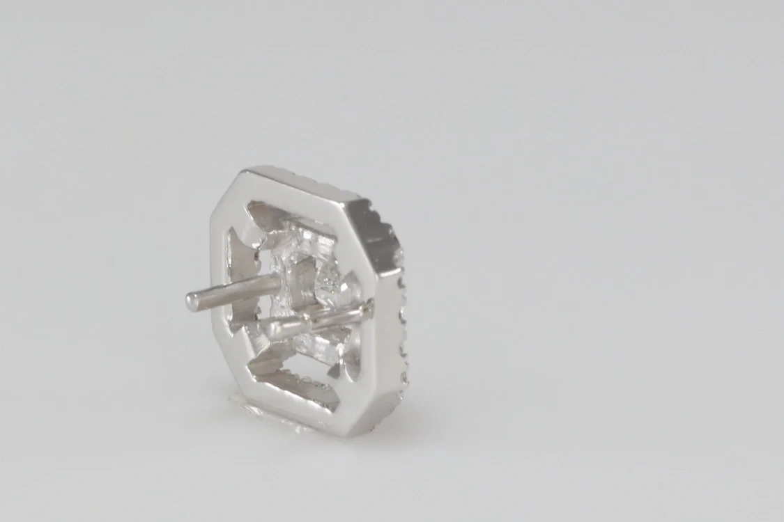 Turntable image 32