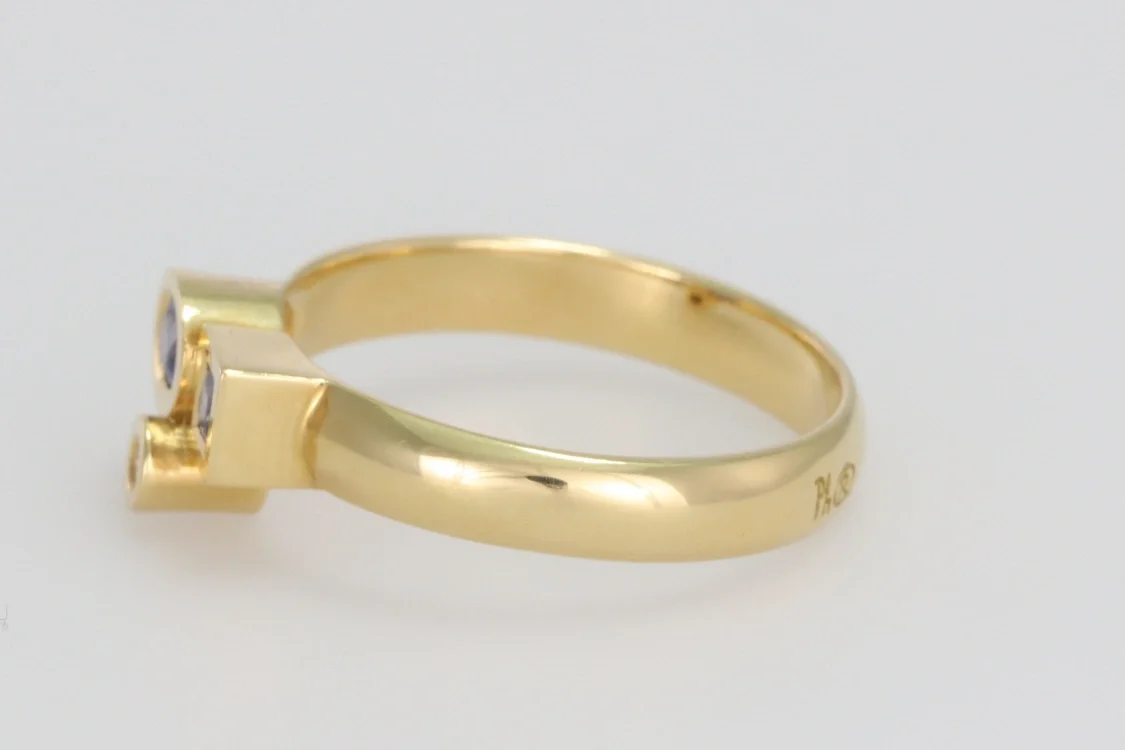 Turntable image 70
