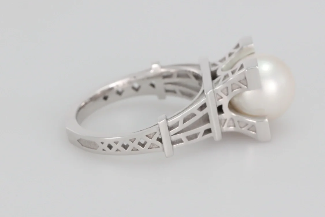Turntable image 24