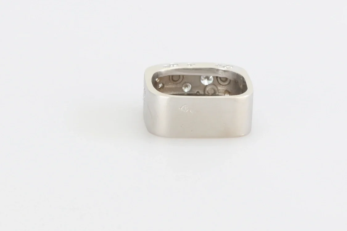 Turntable image 46