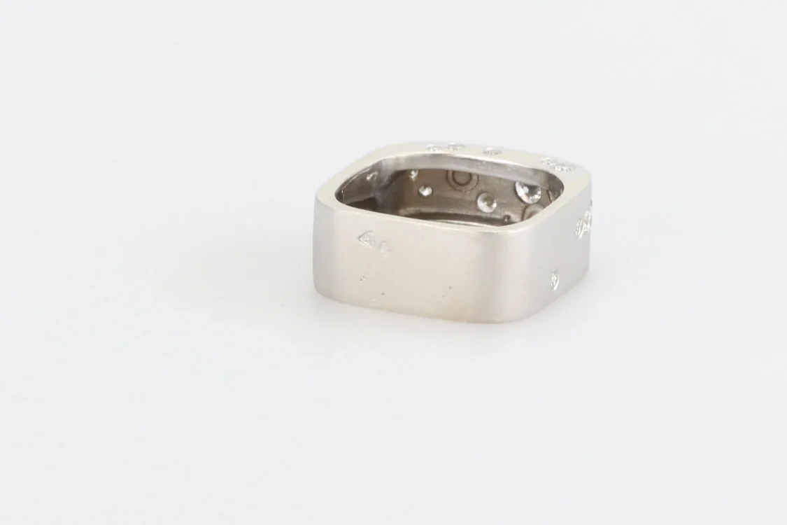 Turntable image 39