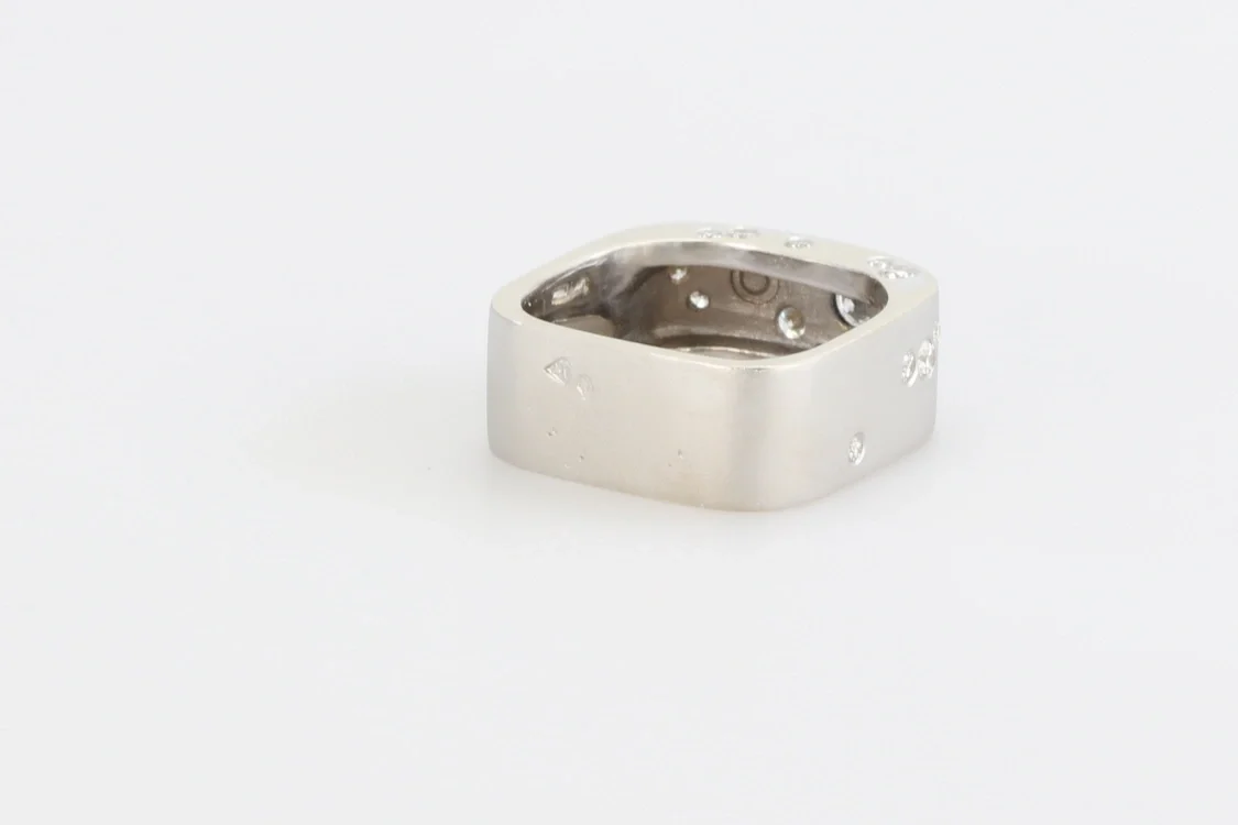 Turntable image 37