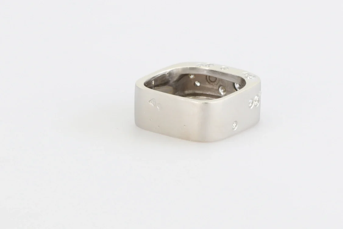 Turntable image 36
