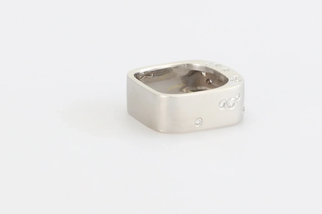 Turntable image 29