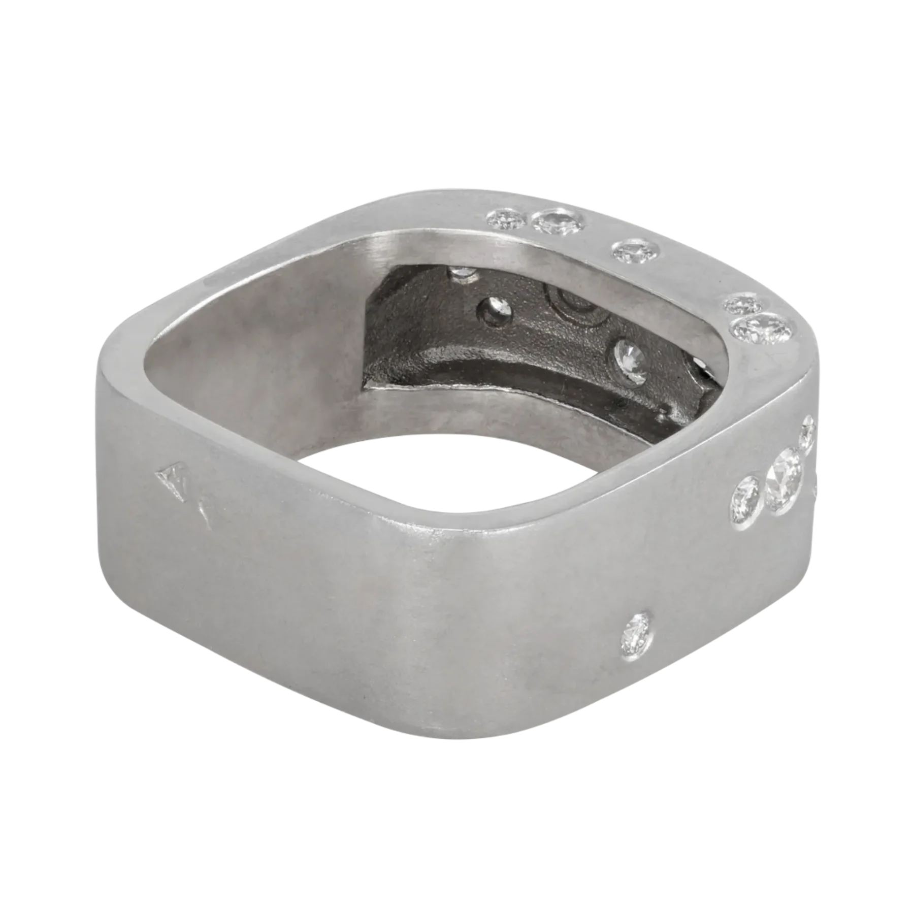 Back image of the Ribbon Large Band White Gold Ring with Diamonds designed by Thierry Vendôme
