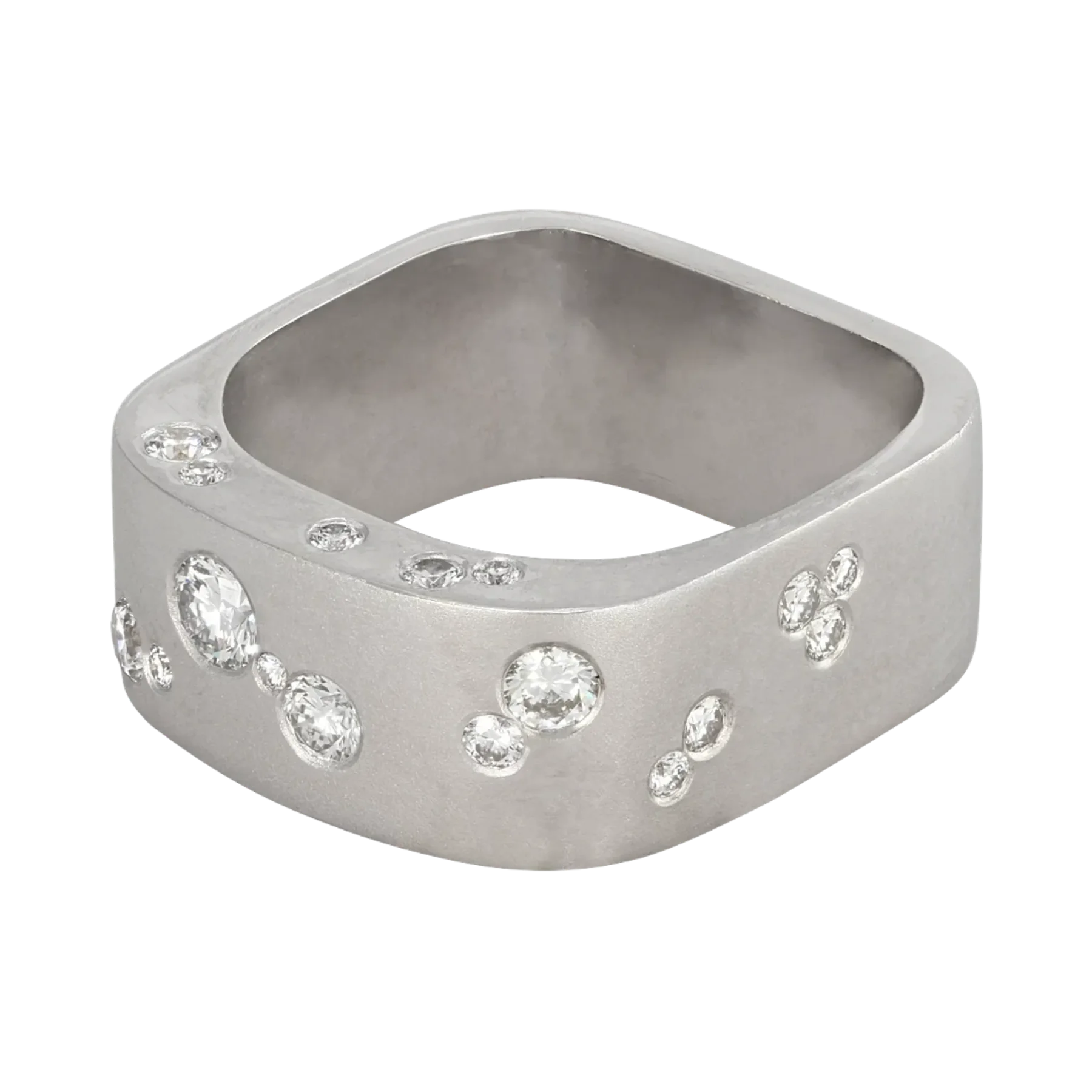 Side image of the Ribbon Large Band White Gold Ring with Diamonds designed by Thierry Vendôme