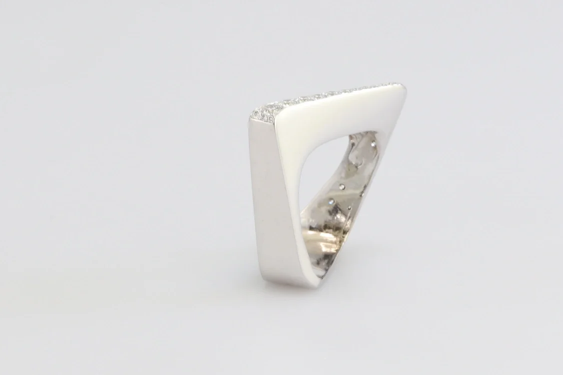Turntable image 26