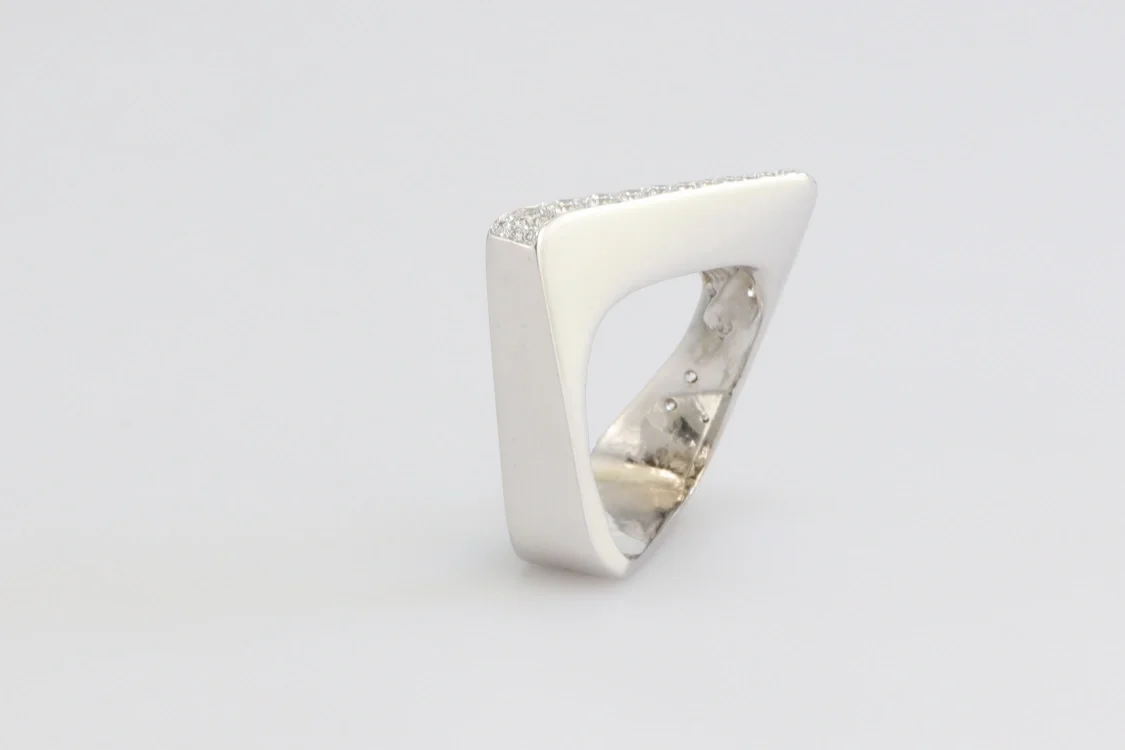 Turntable image 25