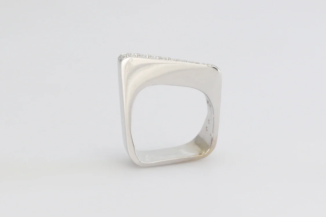Turntable image 12