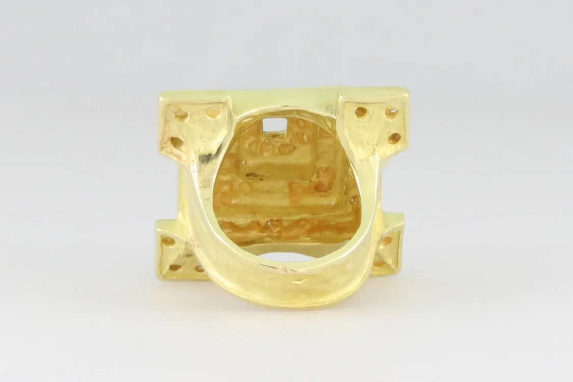 Turntable image 48