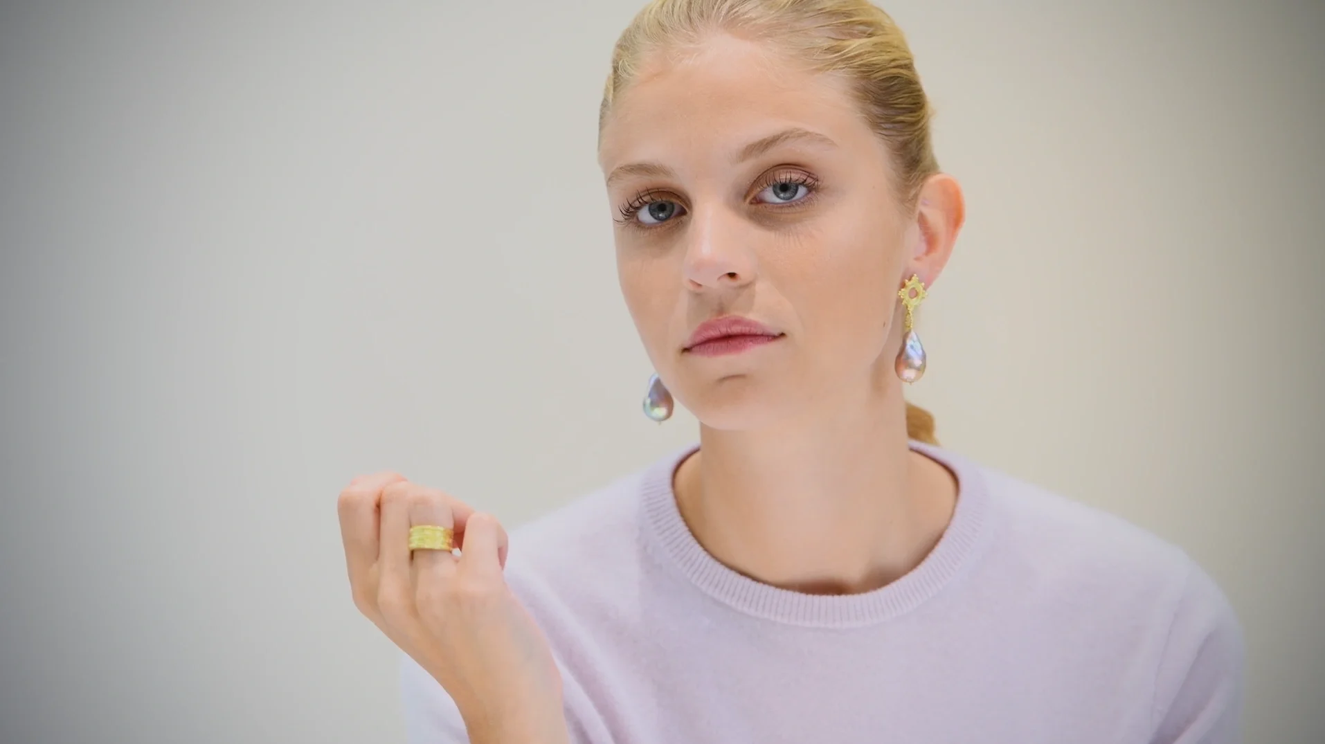 Beaded Gold Band Ring by Hélène Courtaigne Delalande
