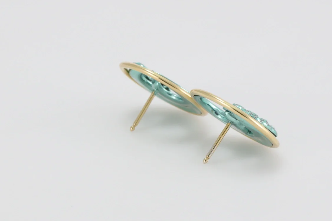 Turntable image 33