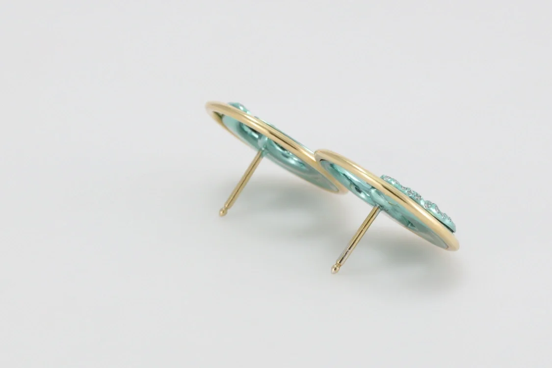 Turntable image 32
