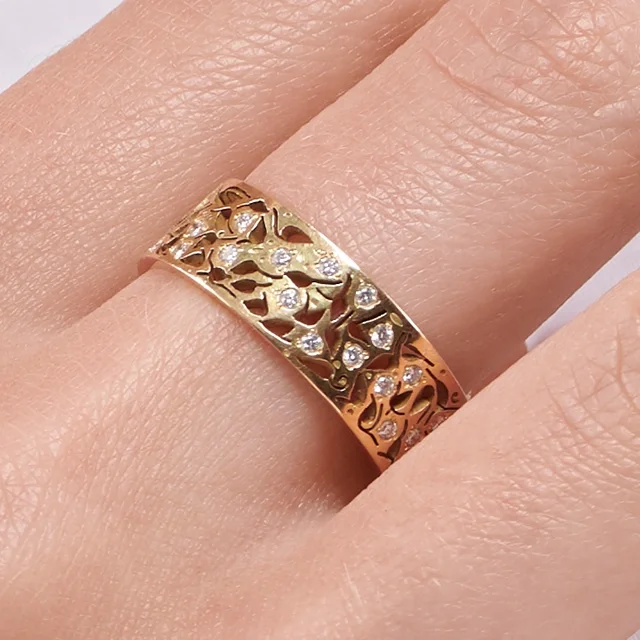 Close up of Diamond Flower Band