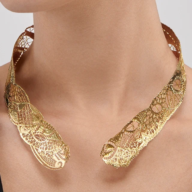 Close up of Gold Lace Heart Collar
