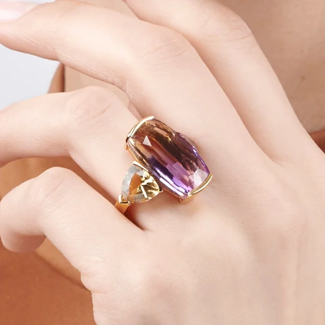 Close up of Casamance Ring